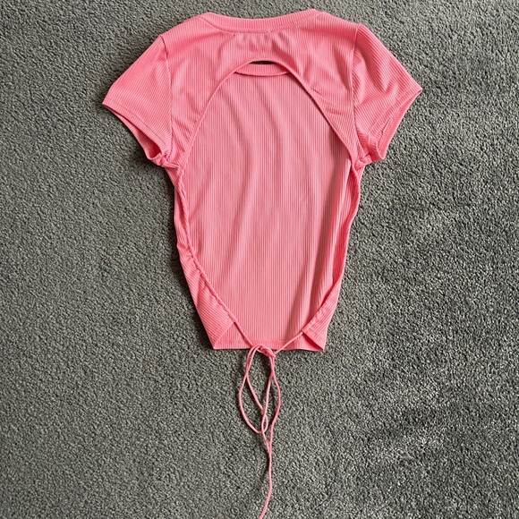 Backless Crop Top - Picture 2 of 4